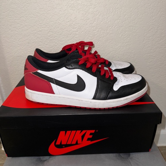 Jordan 1 Black Toe Low Sneakers - Picture 5 of 10